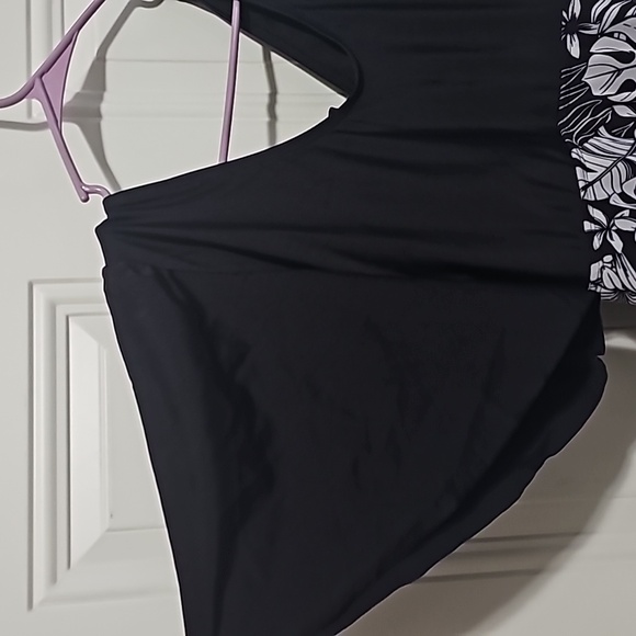 NWT Bloomchic bathing suit - Picture 5 of 8
